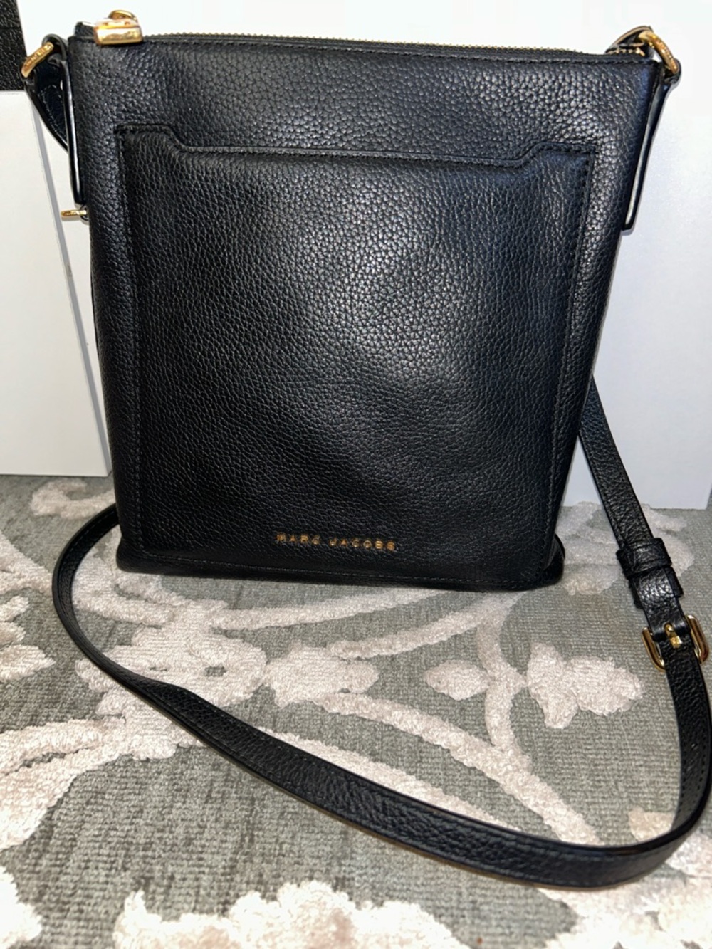 Marc Jacobs pebbled leather tourist crossbody bag
